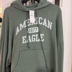 Selling a sweatshirt & t shirt from american eagle.
